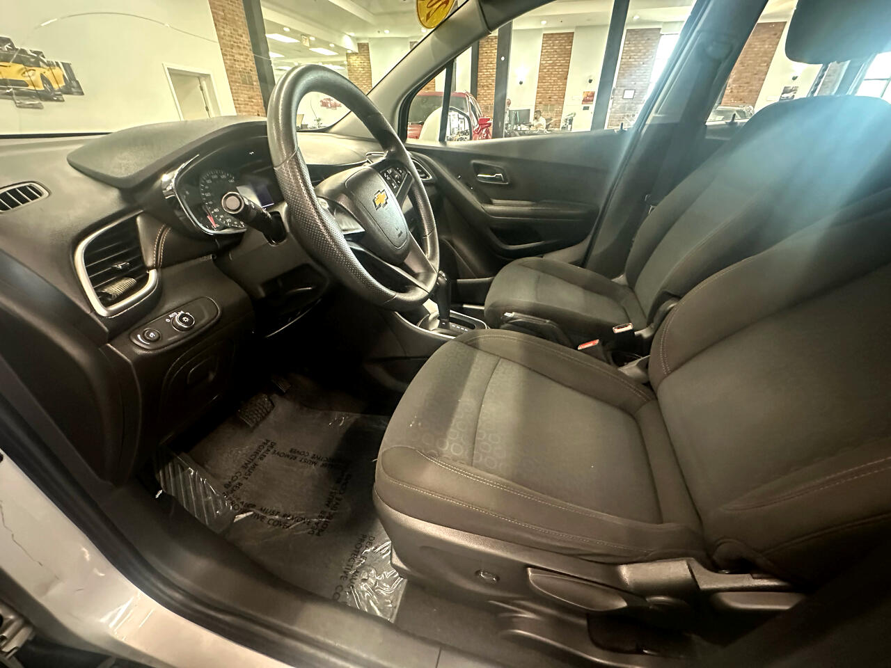 2020 Chevrolet Trax LS photo 11
