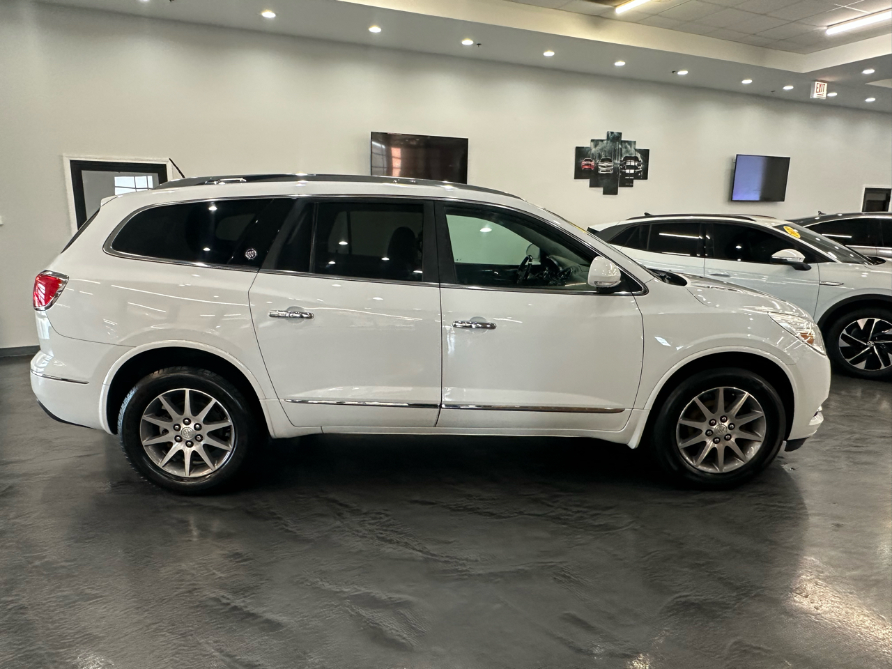2017 Buick Enclave Leather photo 4