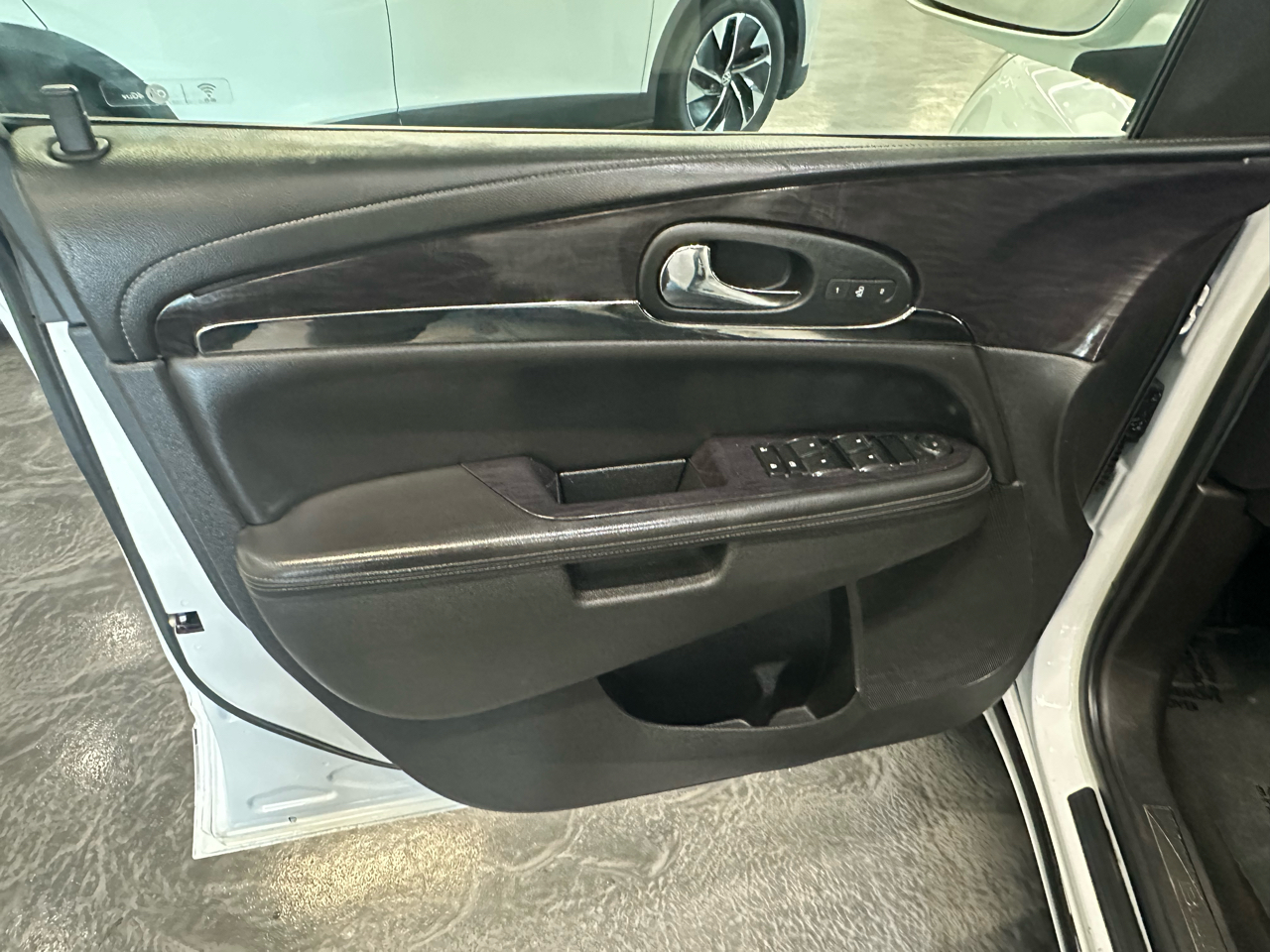 2017 Buick Enclave Leather photo 9