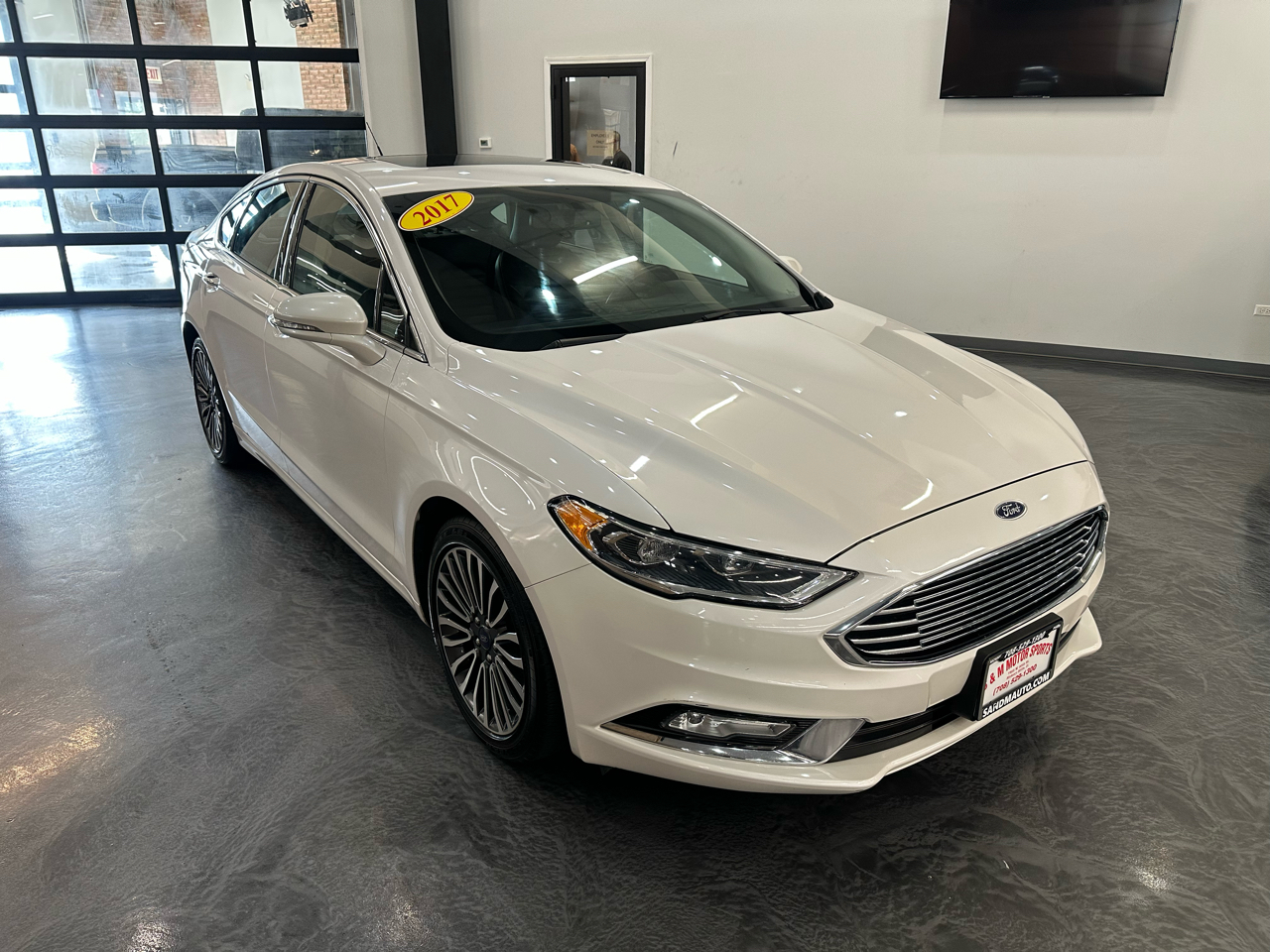 2017 Ford Fusion SE photo 3