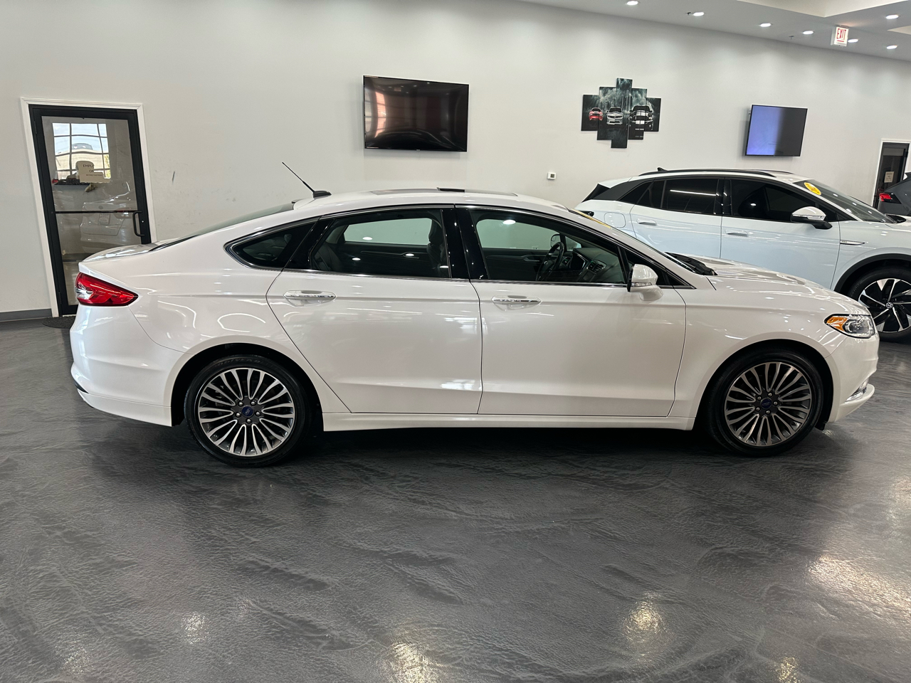 2017 Ford Fusion SE photo 4