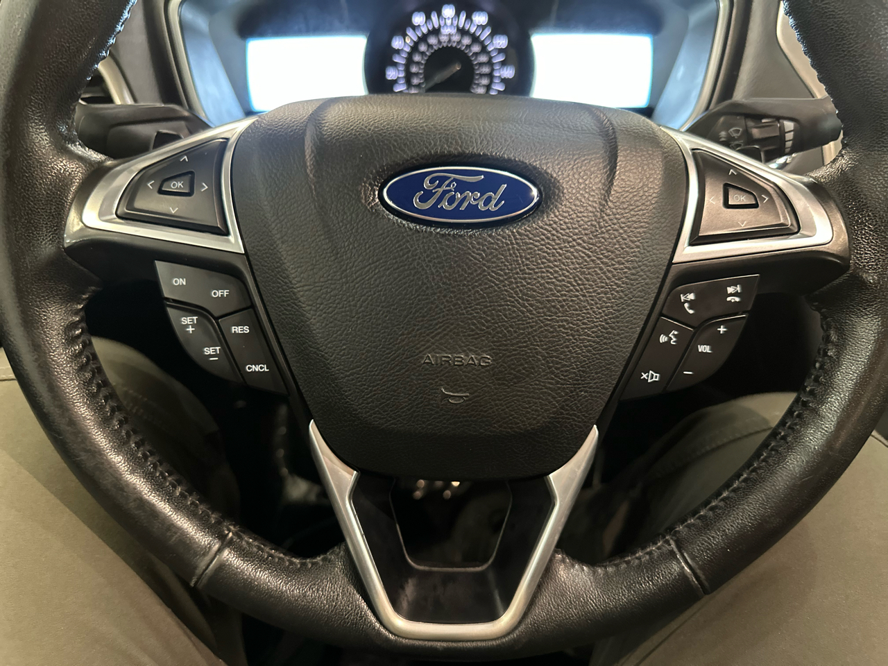 2017 Ford Fusion SE photo 16