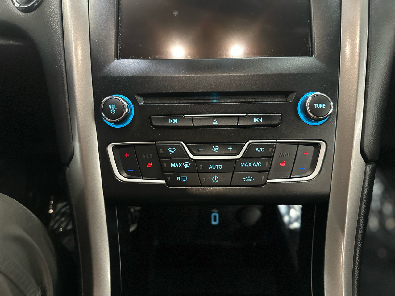 2017 Ford Fusion SE photo 17