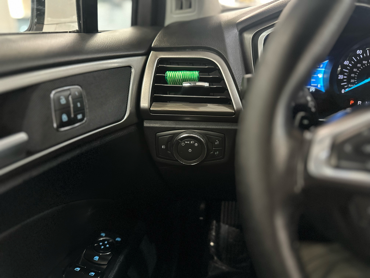 2017 Ford Fusion SE photo 21