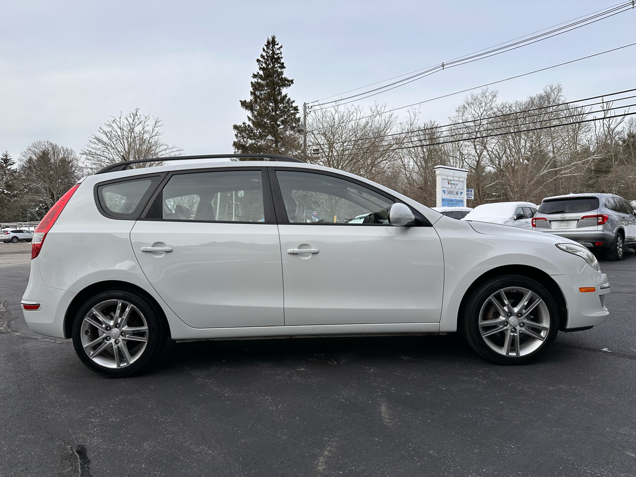 Hyundai Elantra Touring SE Automatic 2011