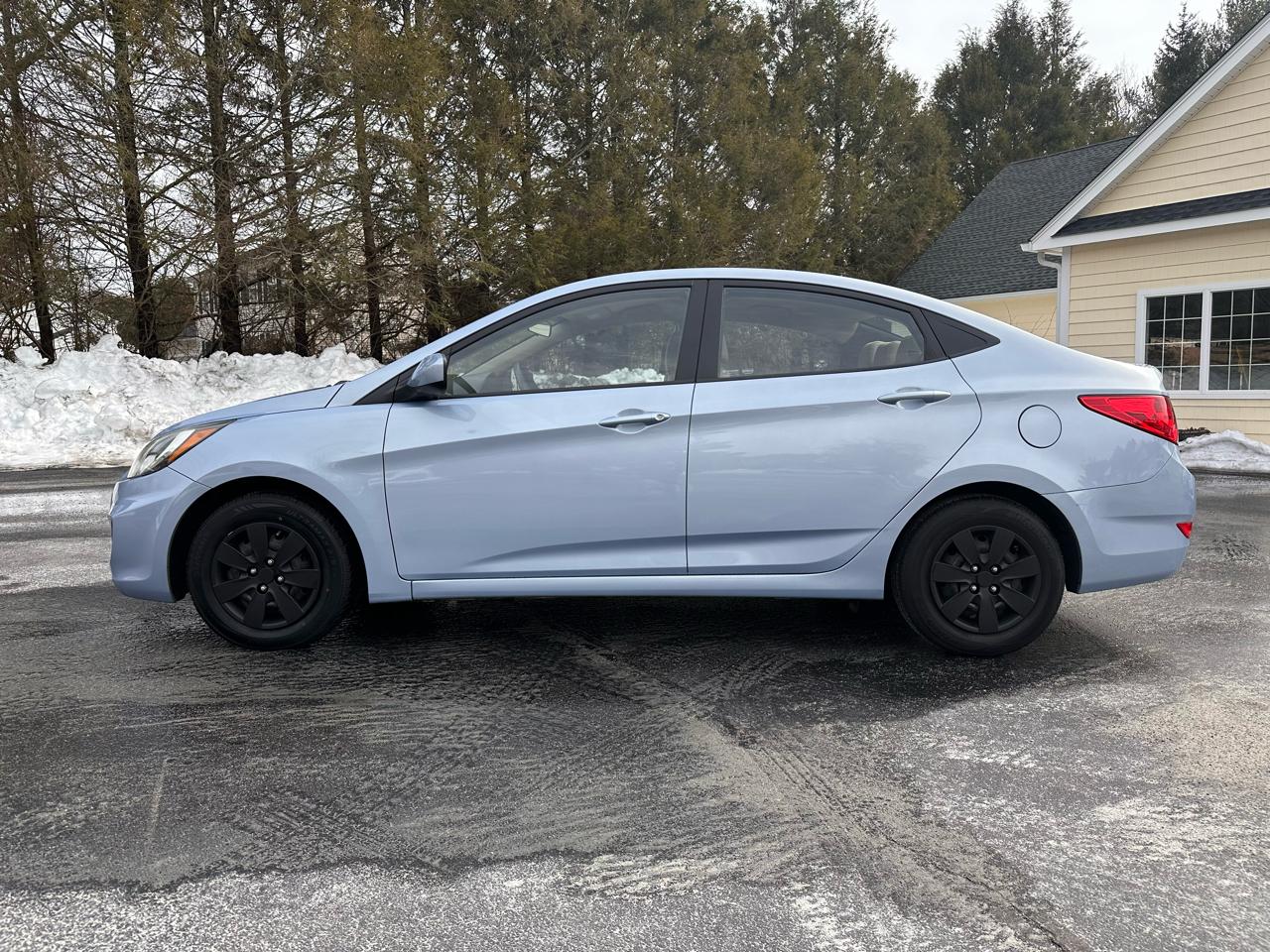 Hyundai Accent GLS 4-Door 2012