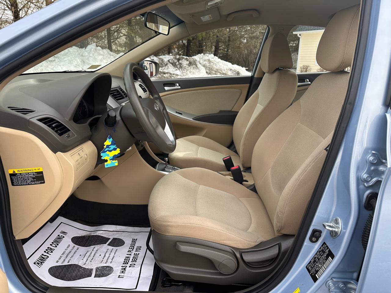 Hyundai Accent GLS 4-Door 2012