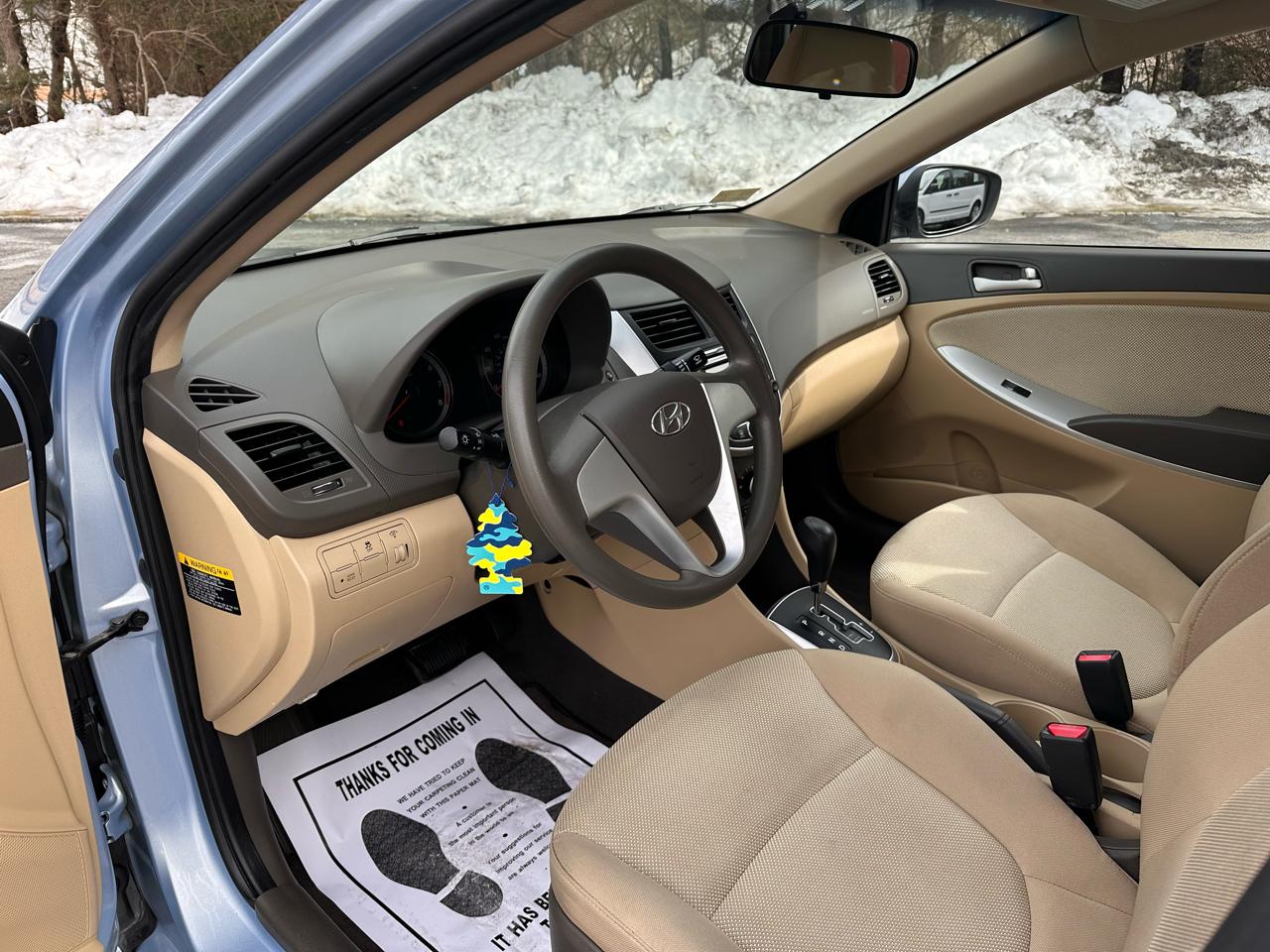 Hyundai Accent GLS 4-Door 2012