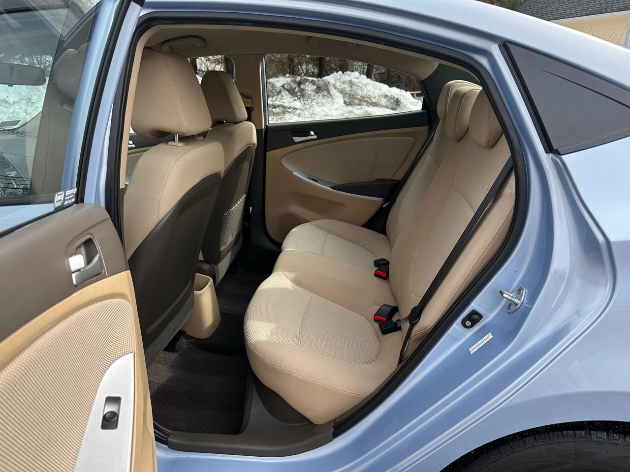 Hyundai Accent GLS 4-Door 2012