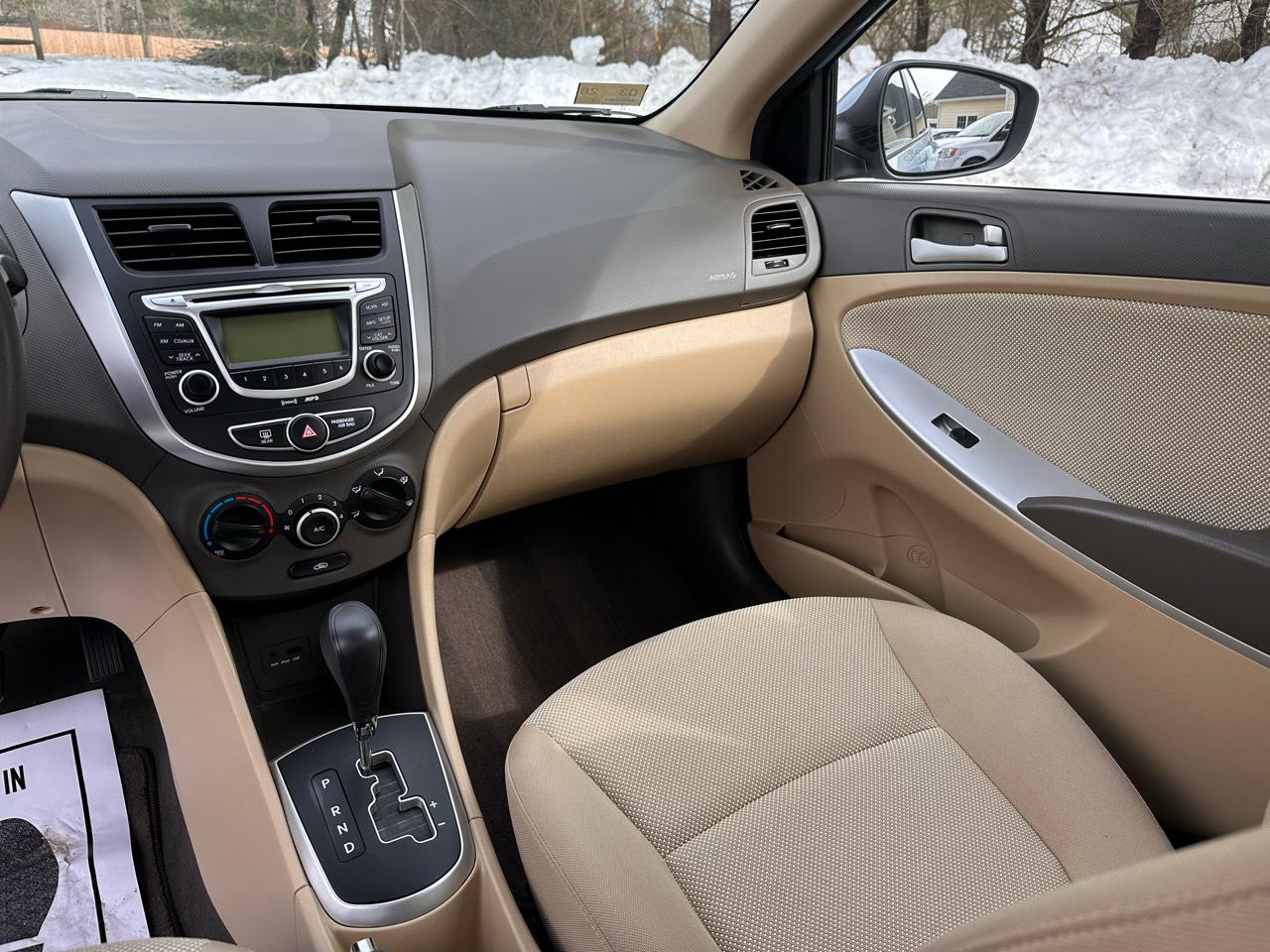 Hyundai Accent GLS 4-Door 2012