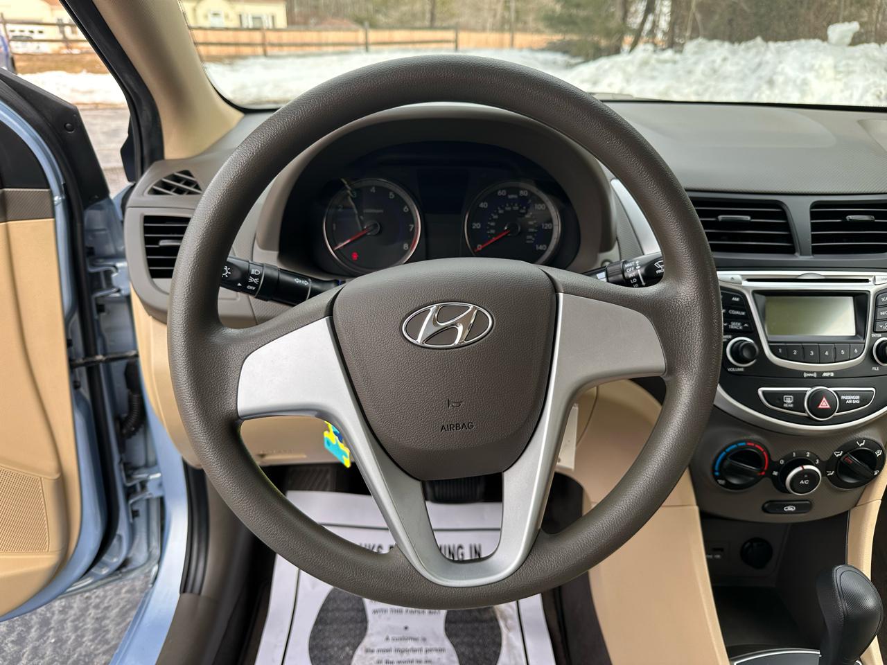 Hyundai Accent GLS 4-Door 2012