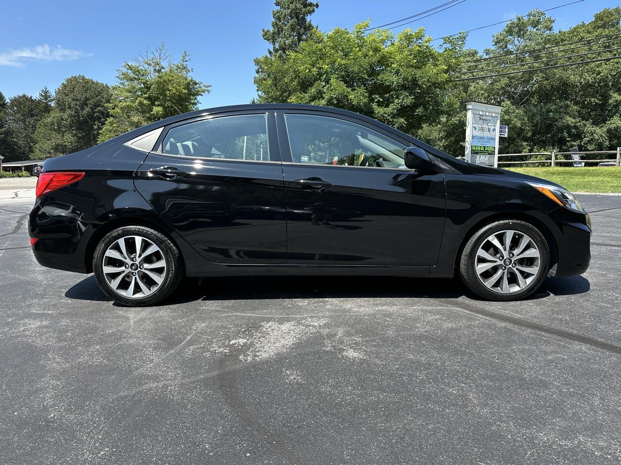 Hyundai Accent SE 4-Door 6A 2017