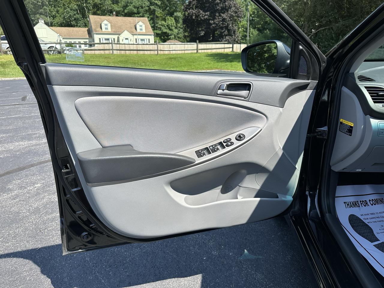Hyundai Accent SE 4-Door 6A 2017
