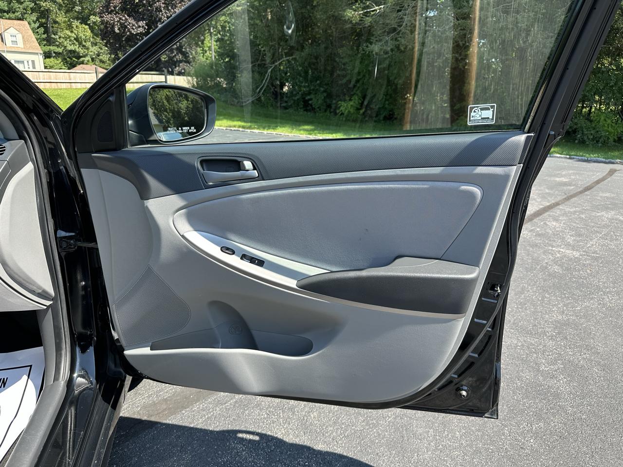 Hyundai Accent SE 4-Door 6A 2017