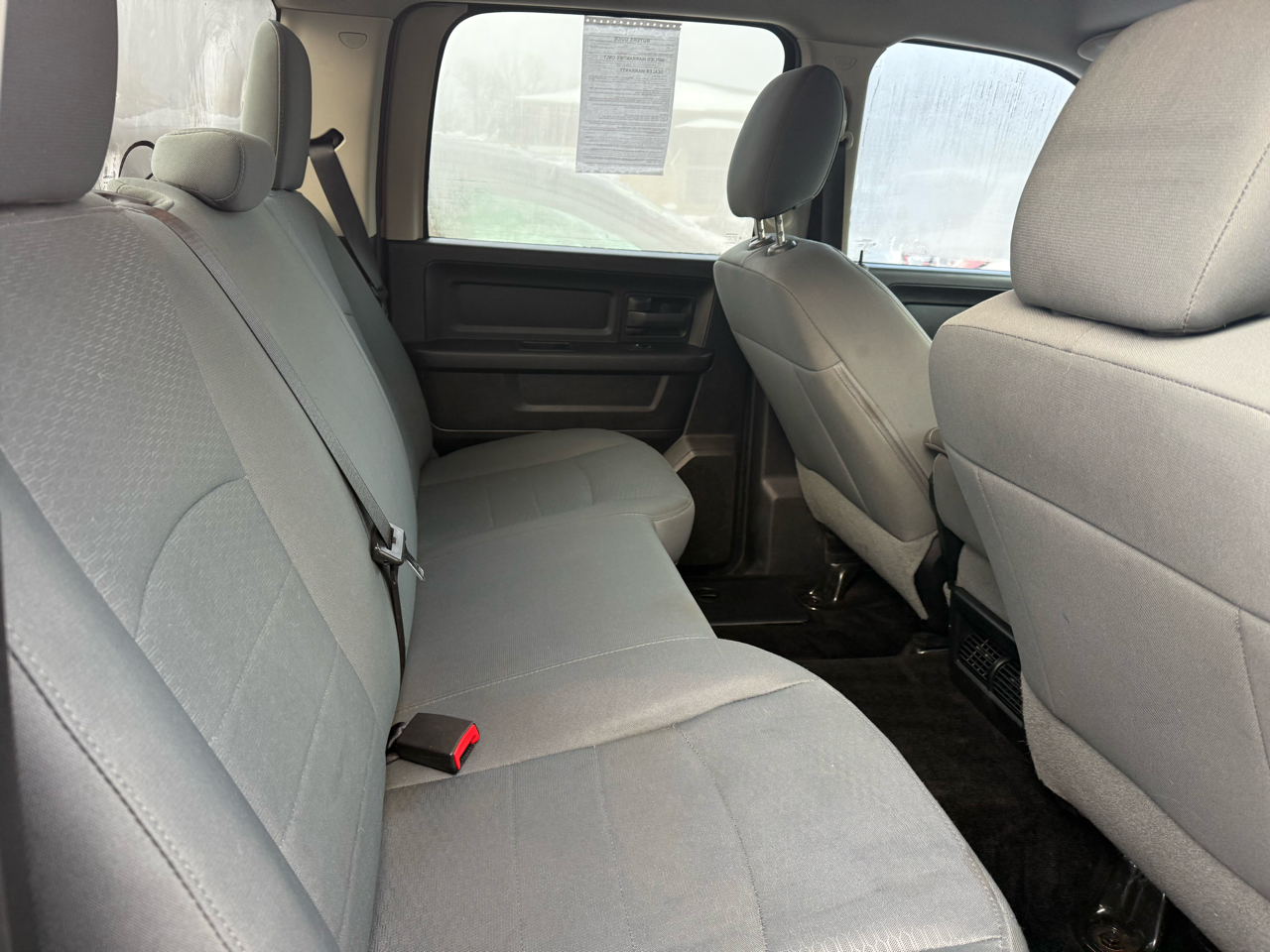 RAM 1500 4WD Crew Cab 140.5" Express 2015