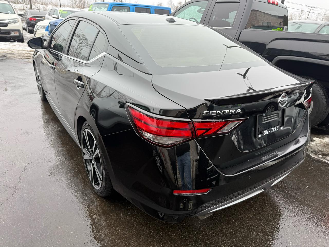 Nissan Sentra SR CVT 2021