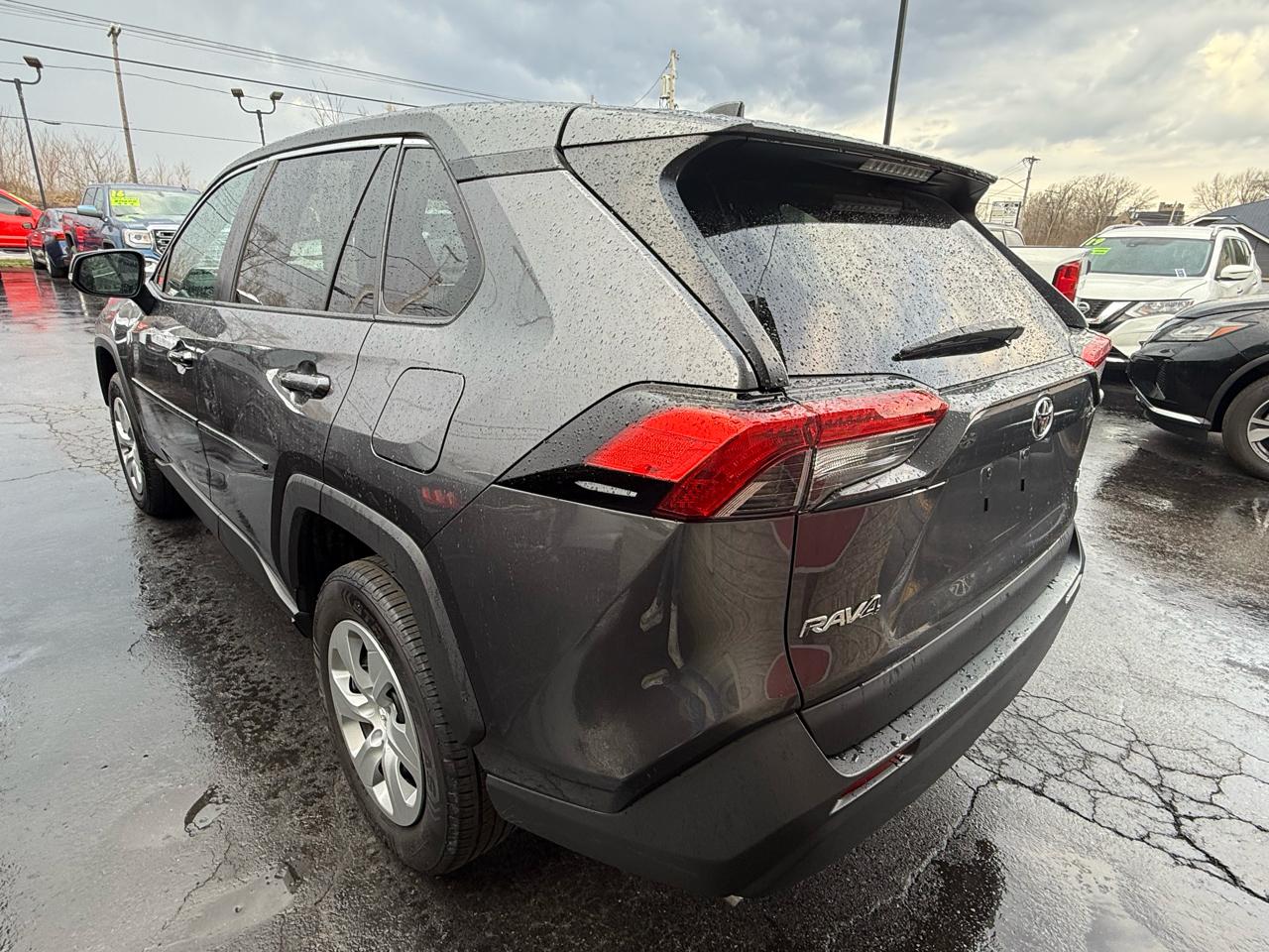 Toyota RAV4 LE AWD (Natl) 2022