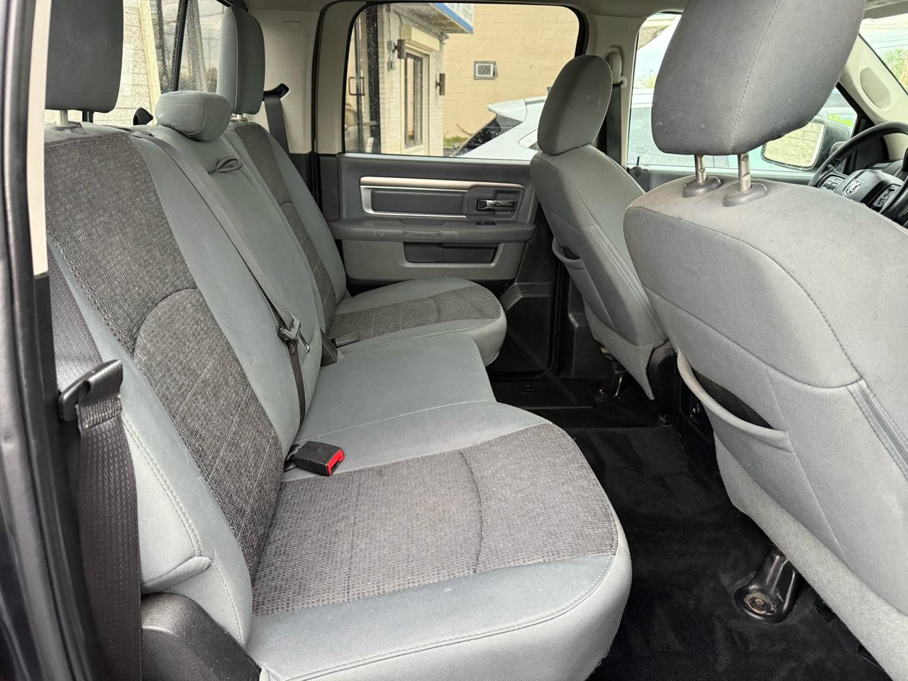 RAM 1500 4WD Crew Cab 140.5" Big Horn 2016