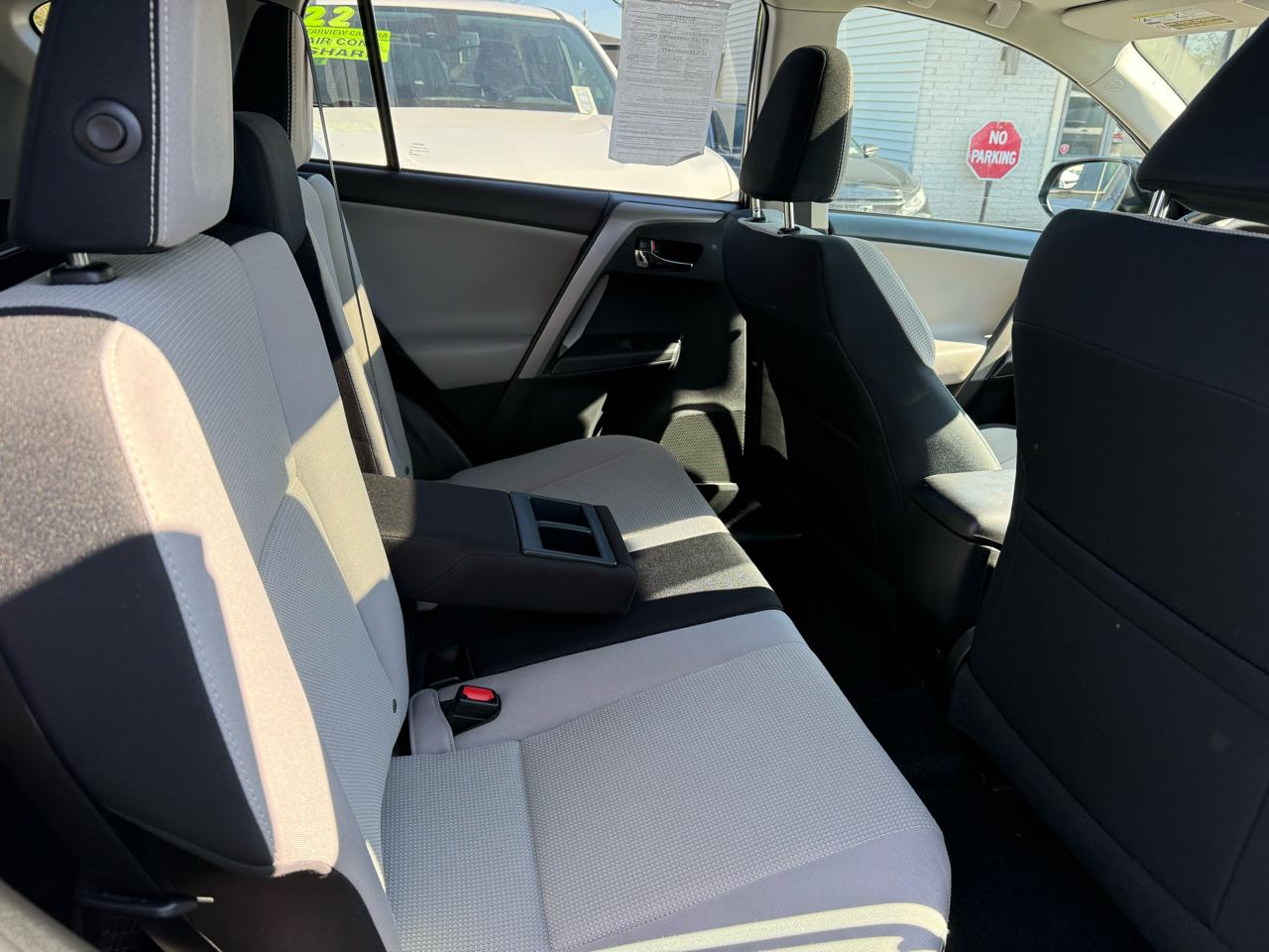 Toyota RAV4 AWD 4dr XLE (Natl) 2016