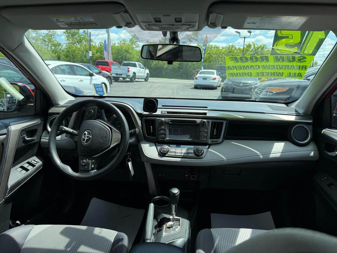 Toyota RAV4 AWD 4dr XLE (Natl) 2015