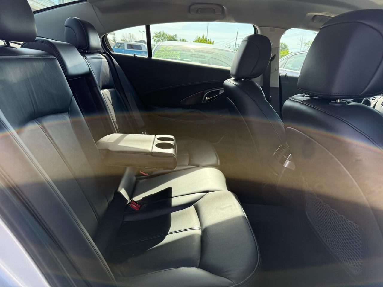 Buick LaCrosse 4dr Sdn CXL FWD 2011