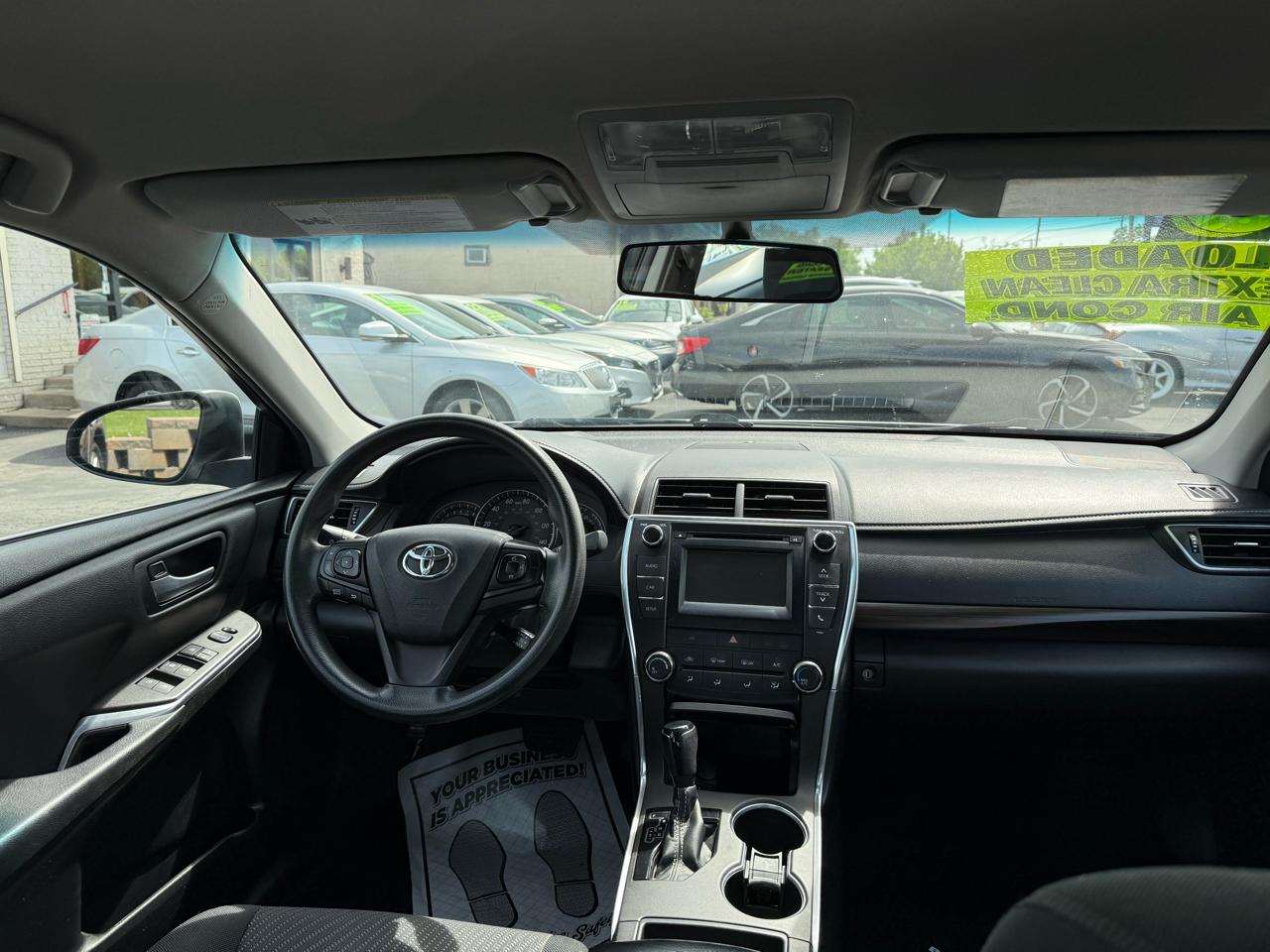 Toyota Camry 4dr Sdn I4 Auto XLE (Natl) 2015