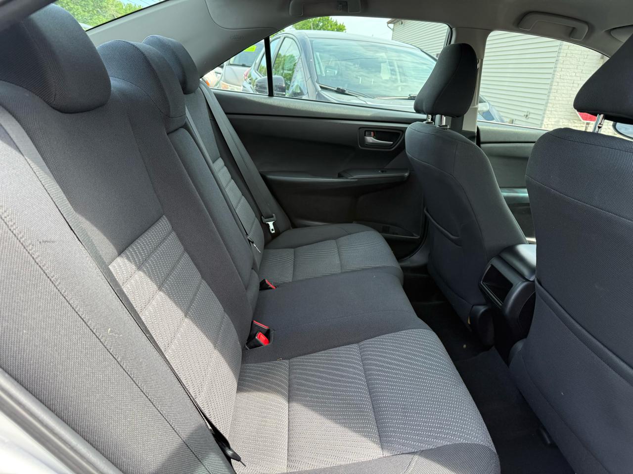 Toyota Camry 4dr Sdn I4 Auto XLE (Natl) 2015