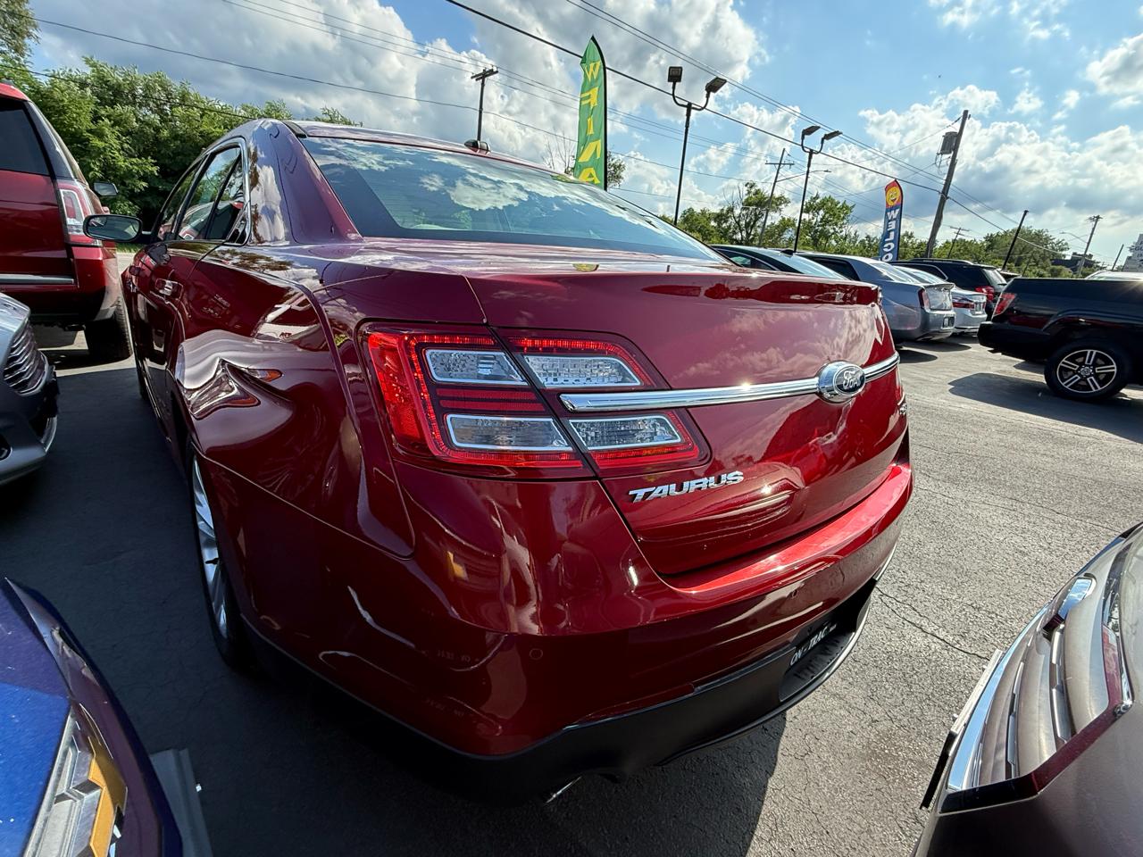 Ford Taurus 4dr Sdn SEL FWD 2014
