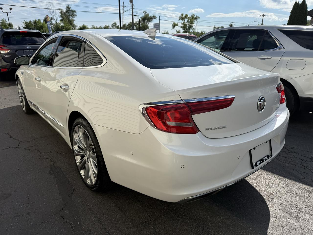 Buick LaCrosse 4dr Sdn Premium AWD 2018