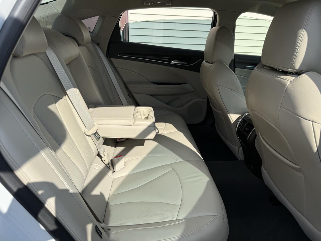 Buick LaCrosse 4dr Sdn Premium AWD 2018