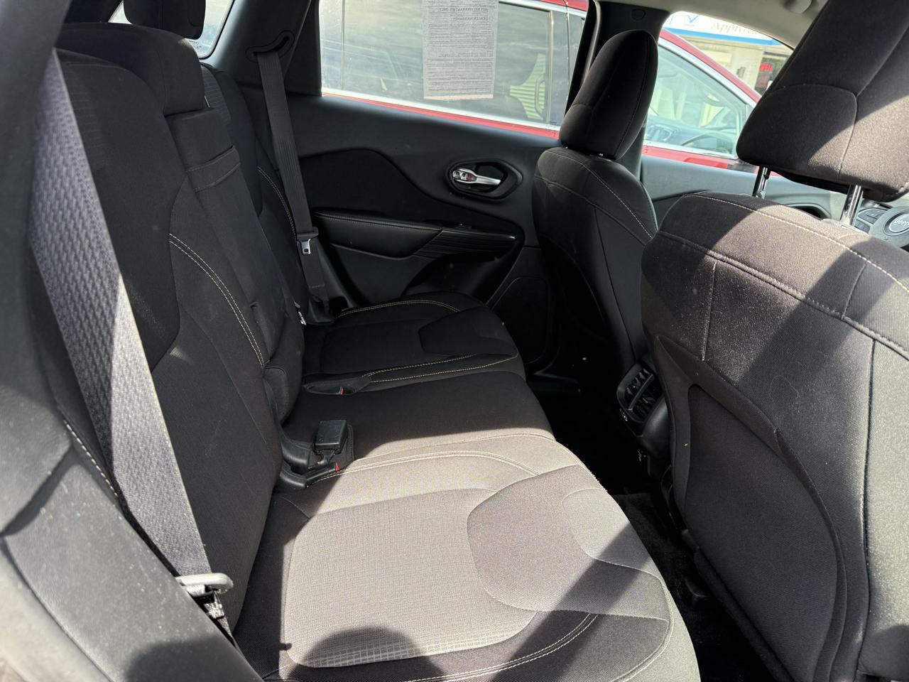 Jeep Cherokee 4WD 4dr Latitude 2015