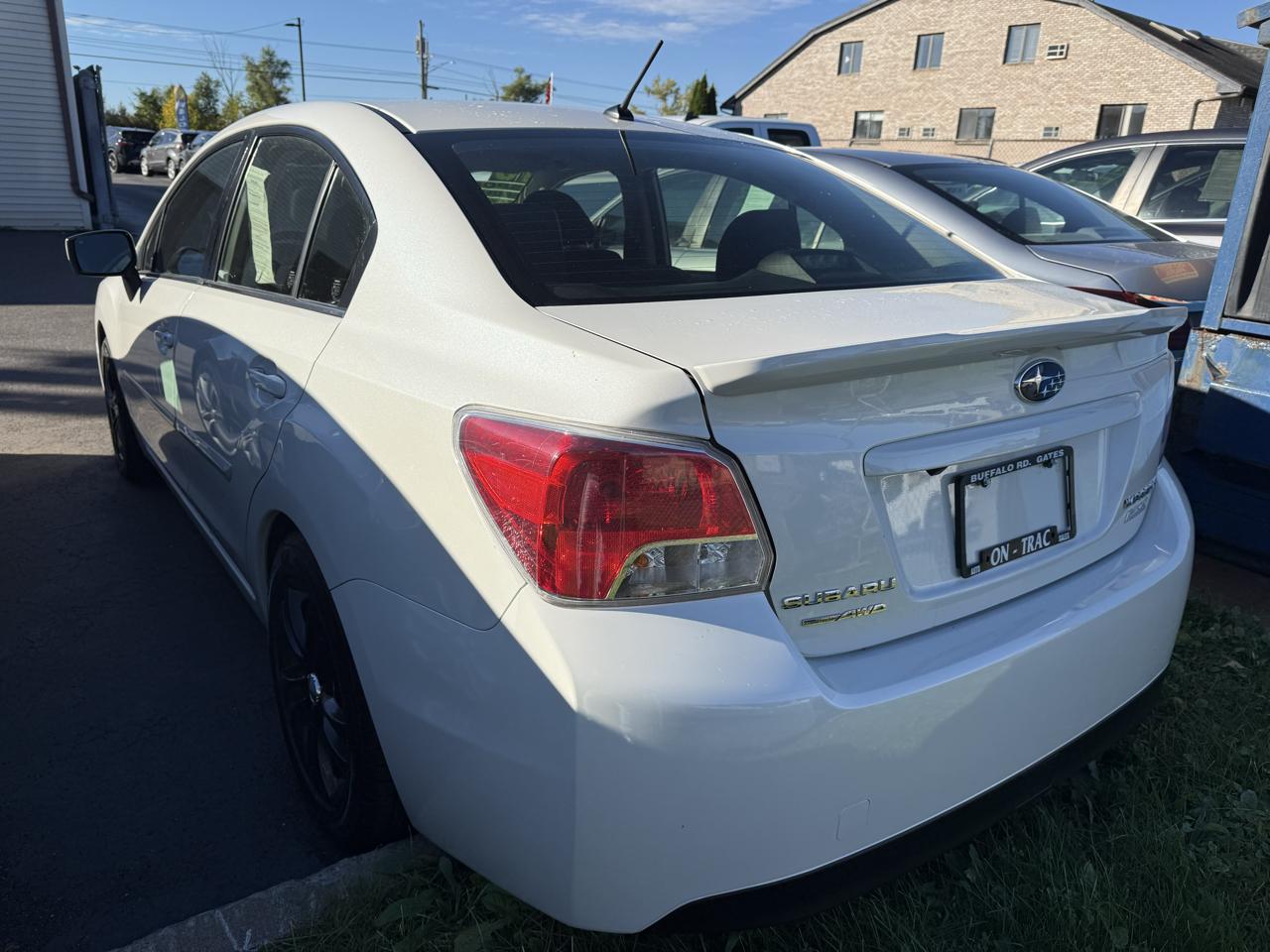 Subaru Impreza Sedan 4dr CVT 2.0i Premium 2016