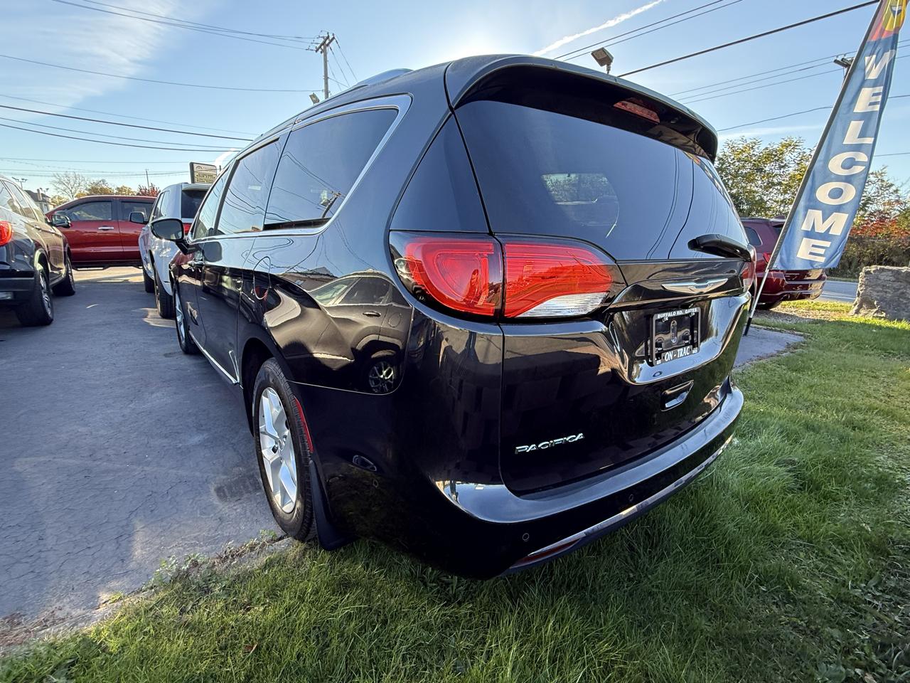 Chrysler Pacifica Touring-L Plus FWD 2017
