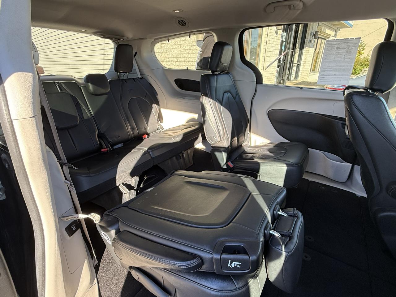 Chrysler Pacifica Touring-L Plus FWD 2017
