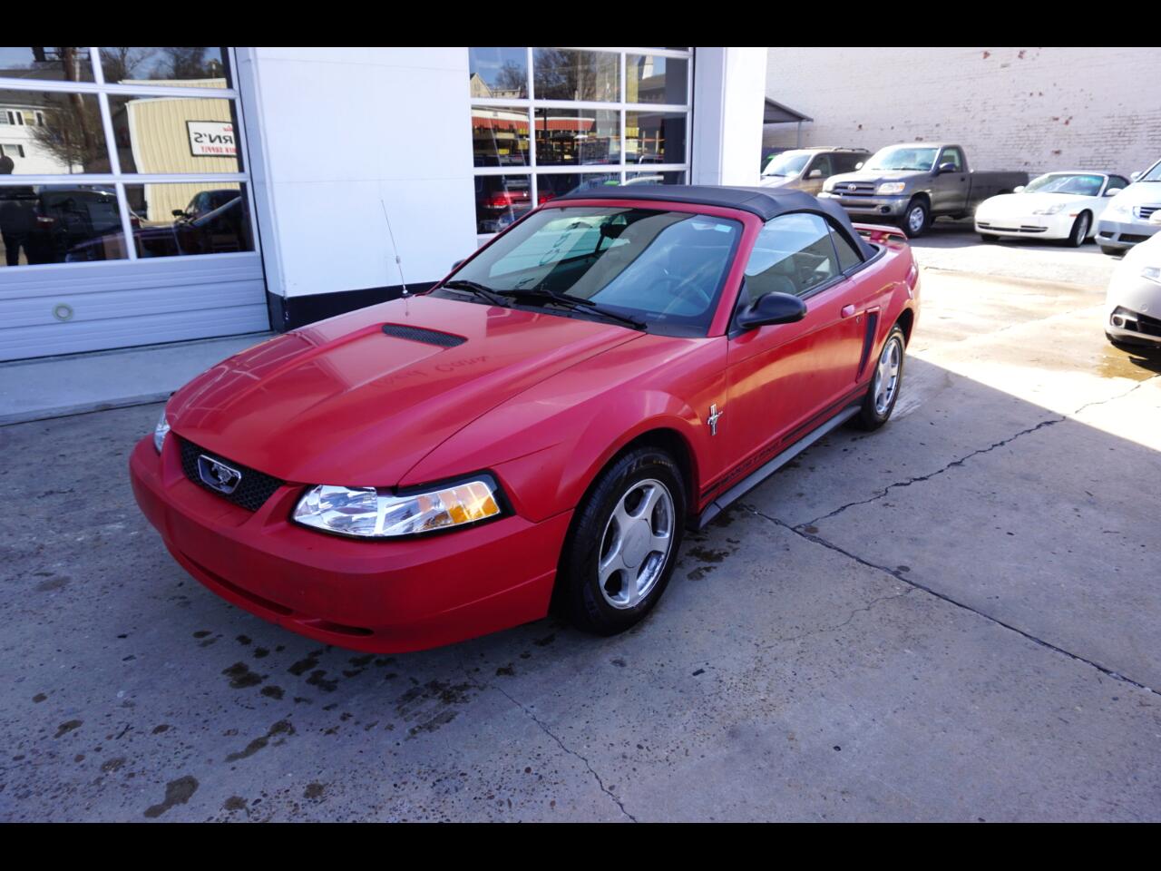 Ford Mustang Deluxe Convertible 2003