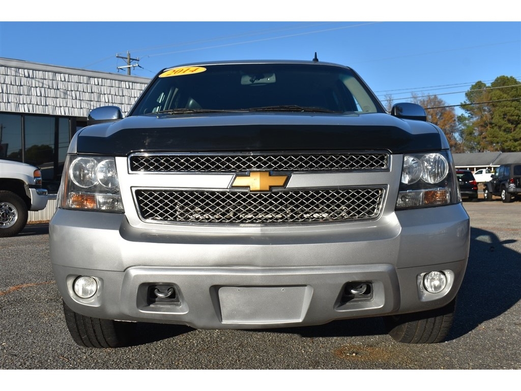 Chevrolet Suburban 2WD 4dr LT 2014