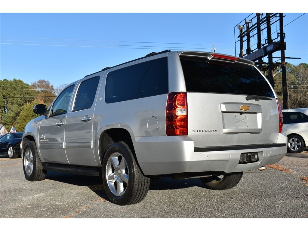 Chevrolet Suburban 2WD 4dr LT 2014