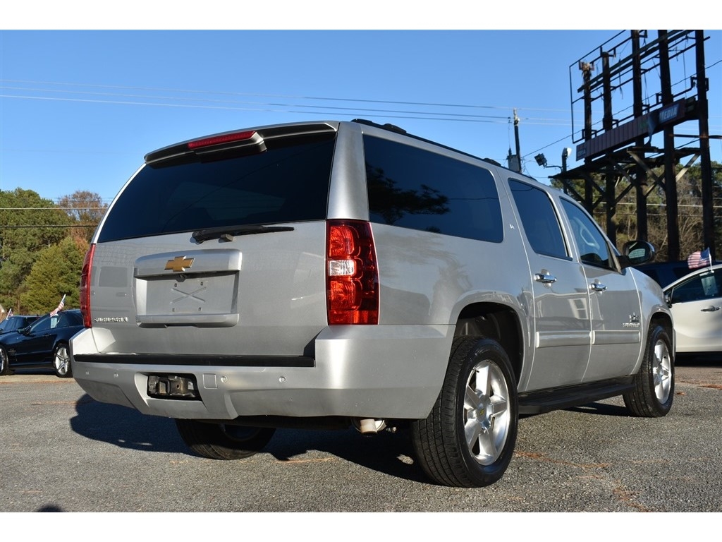 Chevrolet Suburban 2WD 4dr LT 2014