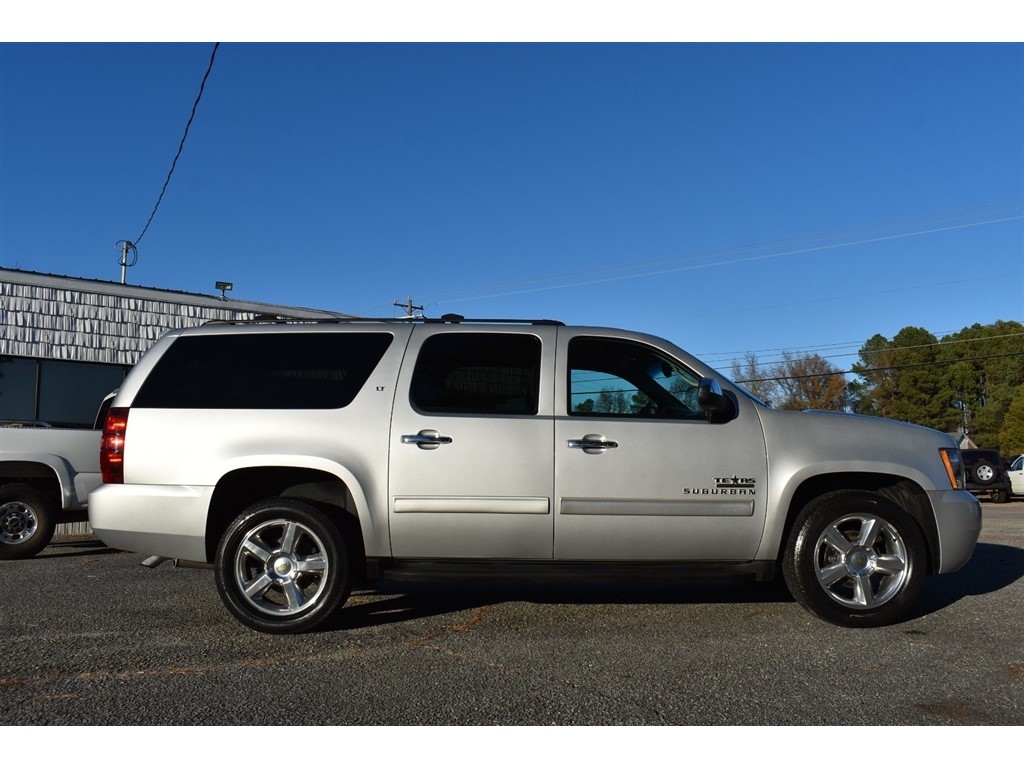 Chevrolet Suburban 2WD 4dr LT 2014