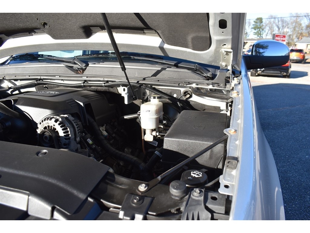 Chevrolet Suburban 2WD 4dr LT 2014