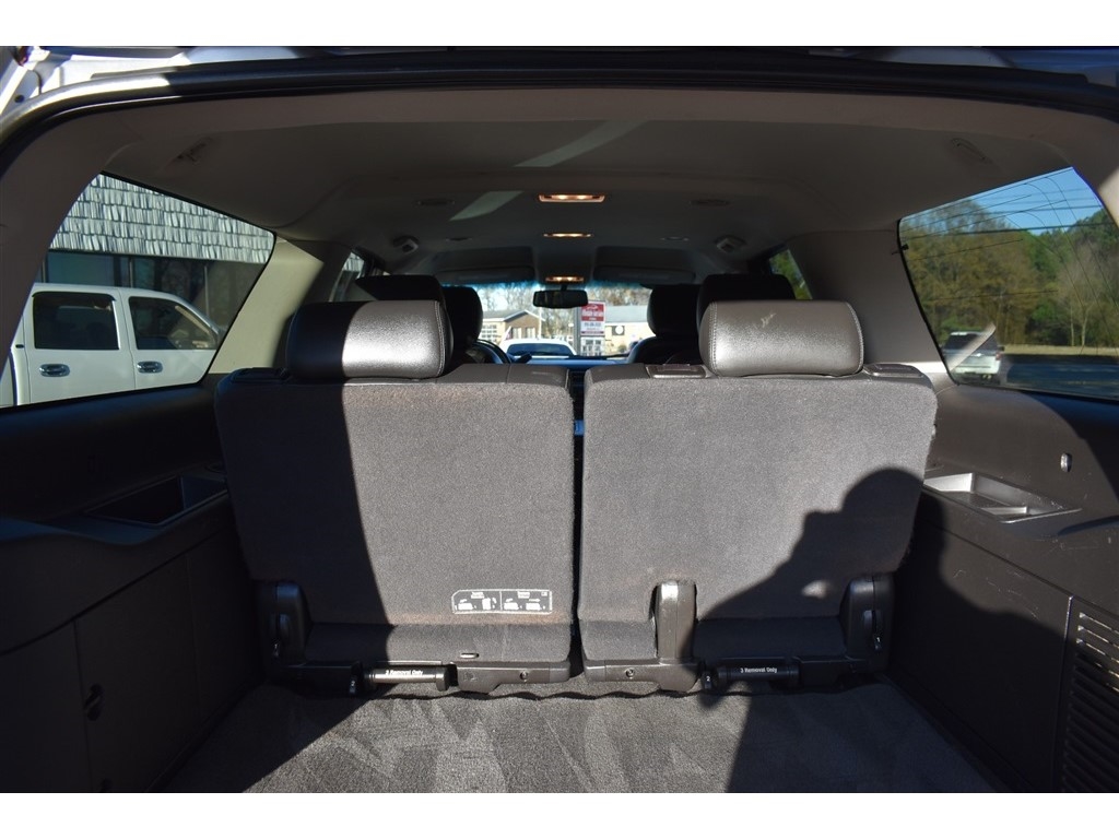 Chevrolet Suburban 2WD 4dr LT 2014