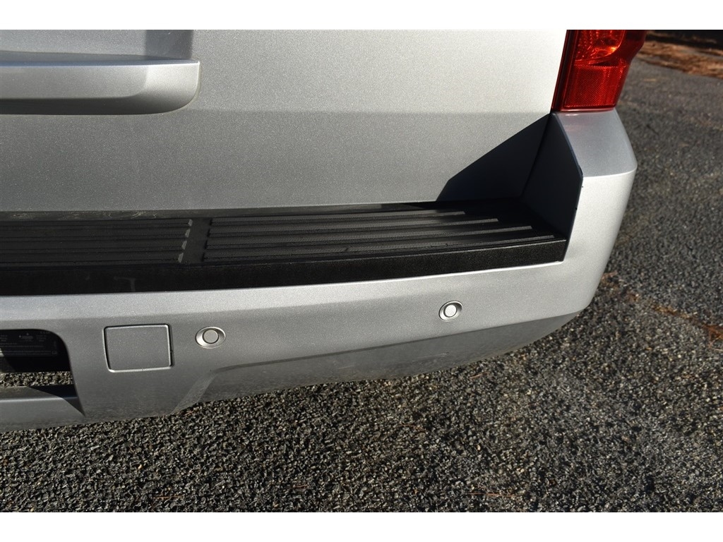 Chevrolet Suburban 2WD 4dr LT 2014