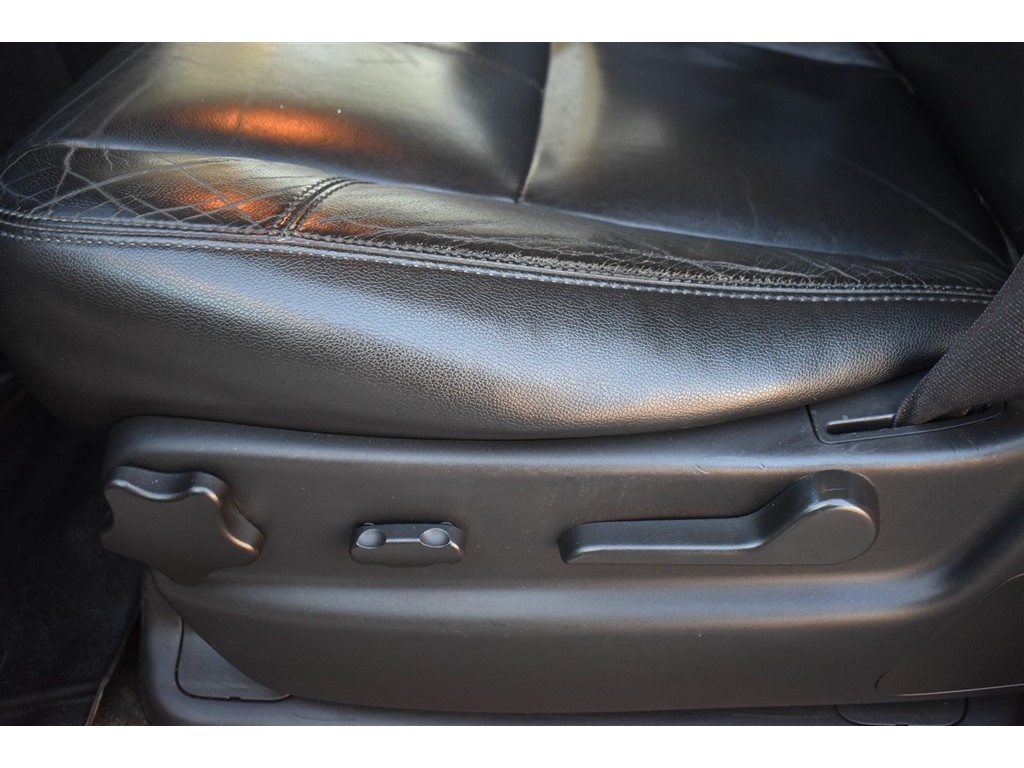 Chevrolet Suburban 2WD 4dr LT 2014