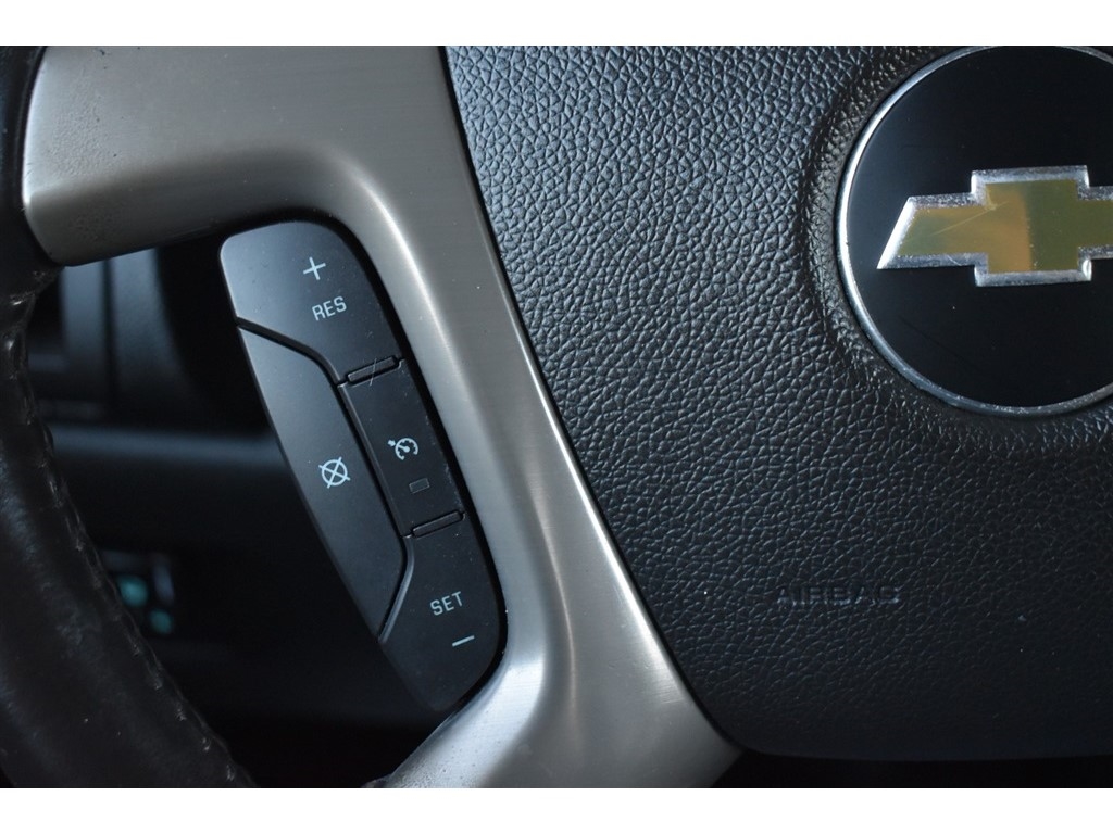 Chevrolet Suburban 2WD 4dr LT 2014