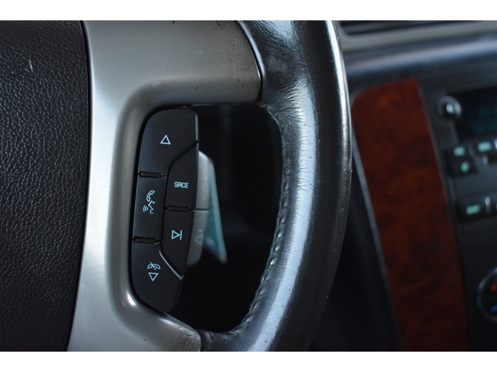 Chevrolet Suburban 2WD 4dr LT 2014