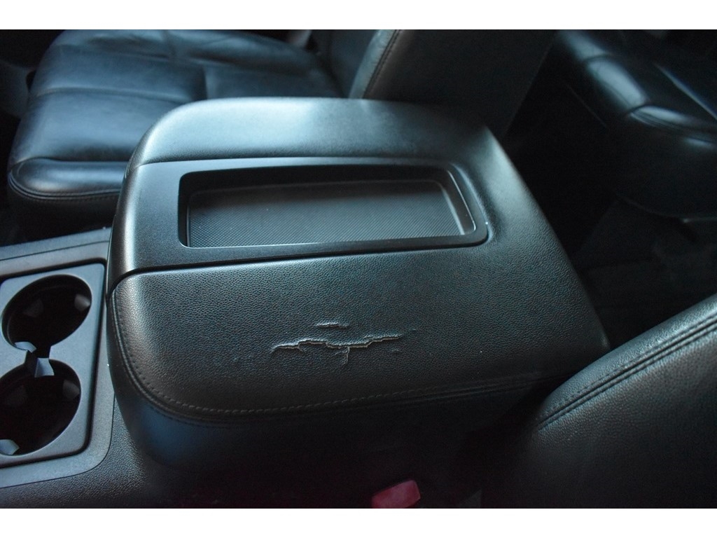 Chevrolet Suburban 2WD 4dr LT 2014