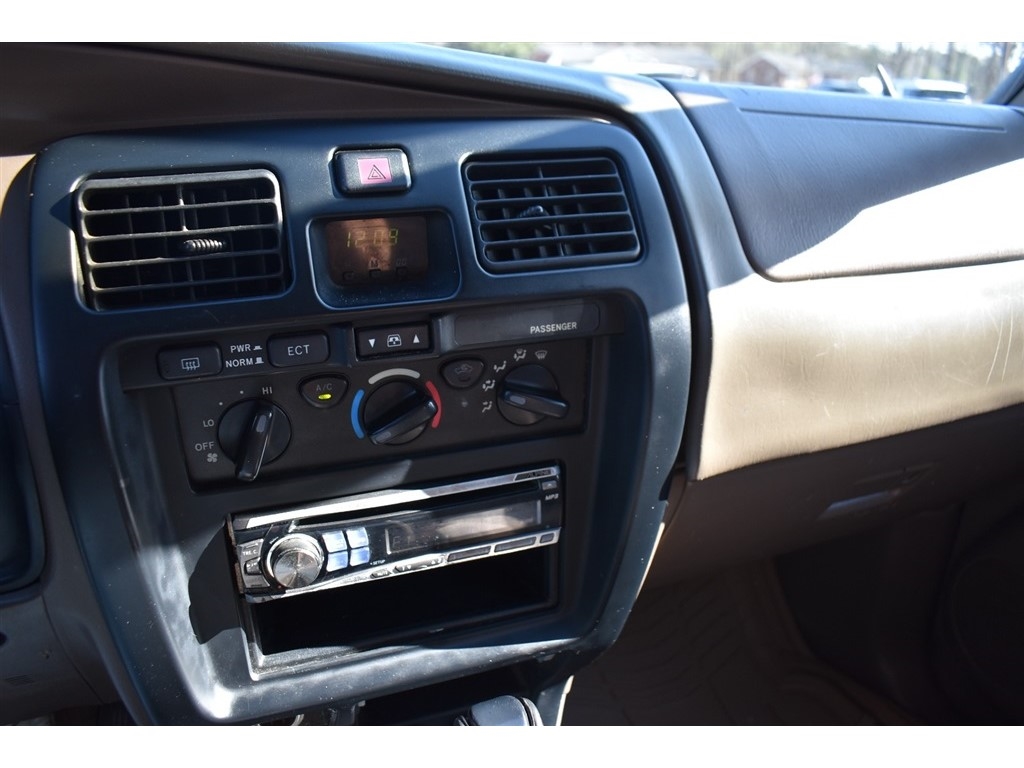 Toyota 4Runner 4dr SR5 3.4L Auto 4WD (Natl) 2001