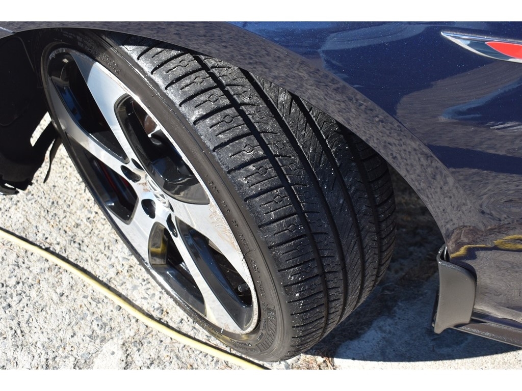 Volkswagen Golf GTI 2.0T 4-Door Autobahn DSG 2017