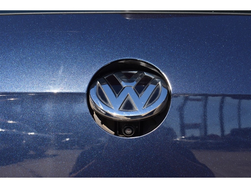 Volkswagen Golf GTI 2.0T 4-Door Autobahn DSG 2017