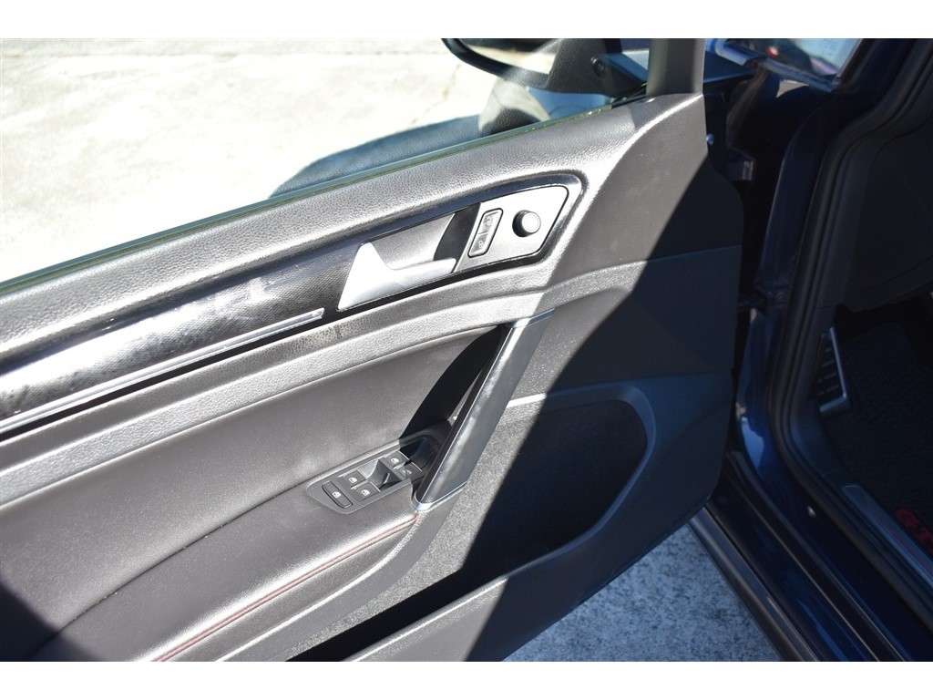 Volkswagen Golf GTI 2.0T 4-Door Autobahn DSG 2017